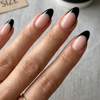 ネイル 24時間営業 UNABOMBAのネイルデザイン