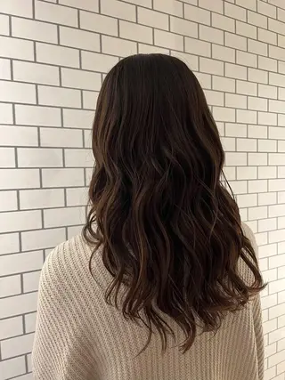 カラー 菅 野のヘアスタイル