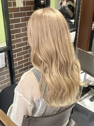 ロング ブリーチなしダブル/ レイヤーカット 小棹のヘアスタイル