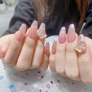 ネイル Queens 榊 まおのネイルデザイン