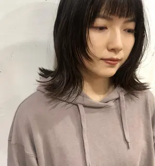 ミディアム カラー ブリーチなしで透け感 暖色カラーボブaoiのヘアスタイル