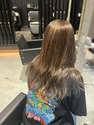 ロング ハイトーン ／ レイヤー/吉田陸斗のヘアスタイル