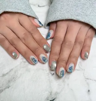 ネイル 秋元 琴音のネイルデザイン