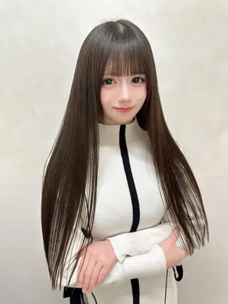 ロング ハイトーン/ 縮毛矯正のヘアスタイル