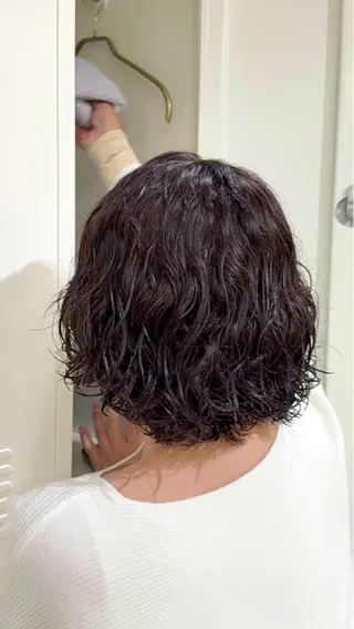 ミディアム パーマ レイヤー✂️ ハイトーン💖モテ髪のヘアスタイル