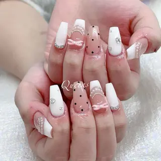 ネイル Queens 榊 まおのネイルデザイン