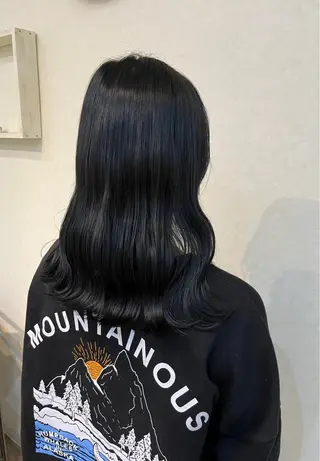 セミロング カラー ヘアアレンジ N° +aero 横浜のヘアスタイル