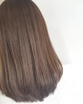 カラー 若泉 真梨のヘアスタイル