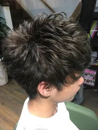 ショート カラー パーマ メンズ 島田 竜也のヘアスタイル