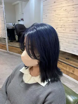 ミディアム カラー 越冨 晃平のヘアスタイル