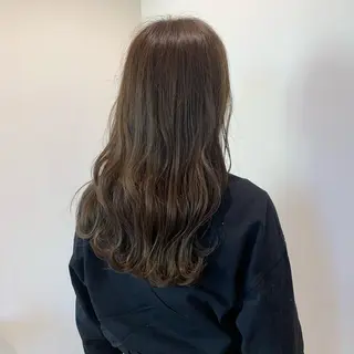 ロング 津秋 朝美のヘアスタイル