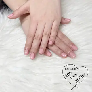 ミディアム see love gritterのネイルデザイン