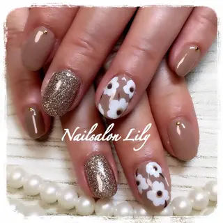 ネイル Nailsalon Lilyのネイルデザイン