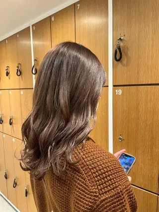 ロング カラー 北潟 春菜のヘアスタイル