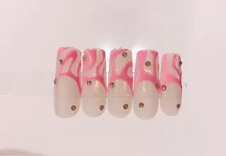 ネイル VIERU 🌈🎀💖のネイルデザイン