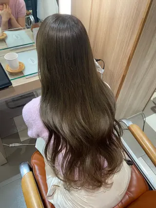 ロング カラー 青沼夏未/オリーブ/ 寒色カラーのヘアスタイル