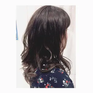 セミロング カラー 透明感♡︎♡︎ 佐々木早苗のヘアスタイル