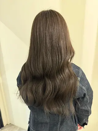 ロング カラー 内沼 恵留菜のヘアスタイル