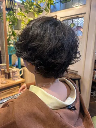 ショート パーマ 清水千優/パーマ/透 明感カラー/メンズのヘアスタイル