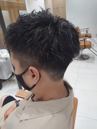 メンズ “垢抜けパーマヘア” 佐藤ジルのヘアスタイル