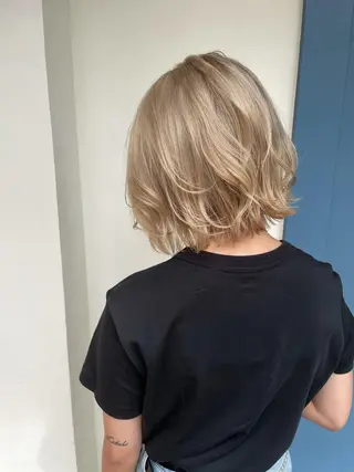 ショート ブリーチ毛矯正.髪質 改善.髪にドラマをのヘアスタイル