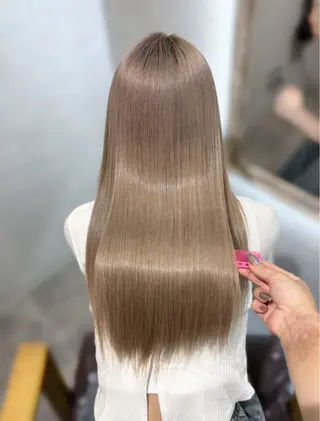 セミロング カラー vifkrone（ヴィフクローネ）所属・【vifkrone】 HARUNAのヘアスタイル