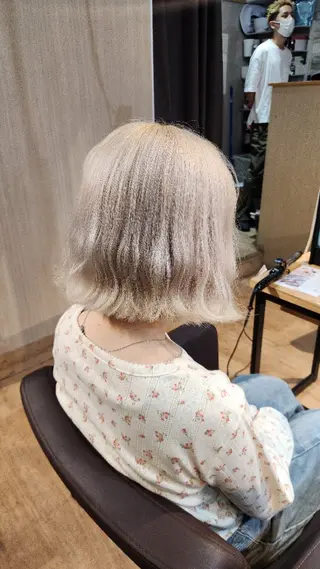 ショート カラー WAVE所属・エクステ/ハイトーン 伊藤のヘアスタイル