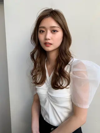 ロング Zinaセントラル所属・須田 ゆかりのヘアスタイル