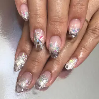 セミロング 髙城 亜紀のネイルデザイン