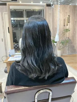 セミロング カラー Geniee horie所属・ともや 髪質改善縮毛矯正のヘアスタイル