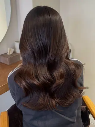 セミロング 塩川ももこ/ 縮毛矯正/ヘアセットのヘアスタイル