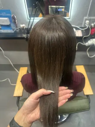 ミディアム 出崎 風果のヘアスタイル