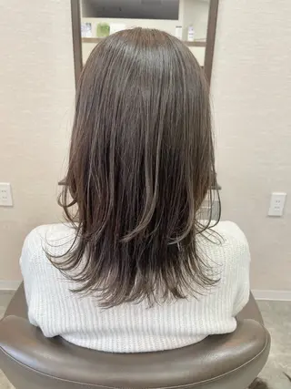 セミロング 野崎 由理のヘアスタイル