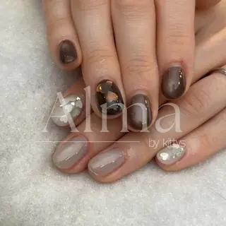 ネイル Alma by kittys 谷保店所属・Alma chitoseのネイルデザイン
