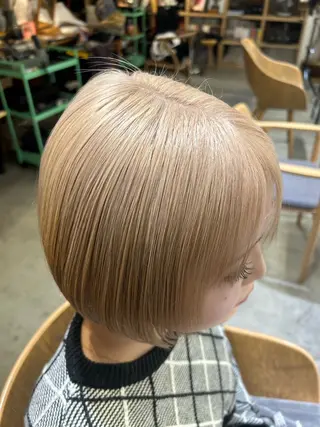 ミディアム アワタケ リンのヘアスタイル