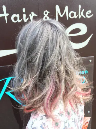 ミディアム Eliss 堀江のヘアスタイル