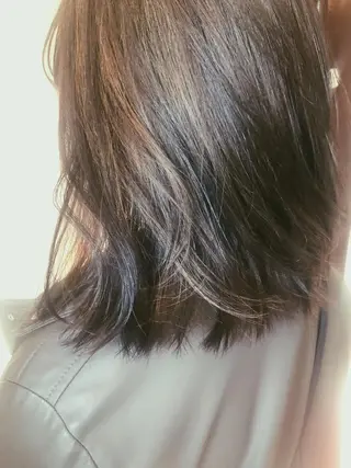 ミディアム カラー 吉川 愛美李のヘアスタイル