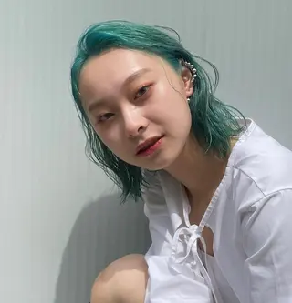 ショート 梅田ハイトーン チダ ヒナノのヘアスタイル