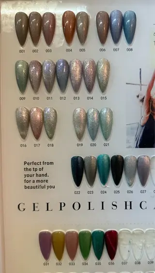 カラー WiWi Nail Salonのネイルデザイン