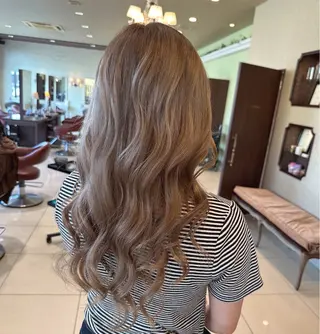 カラー 小林 亜紀のヘアスタイル