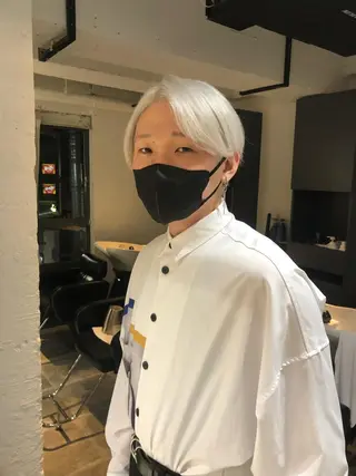 カラー ROVER所属・👑ホワイトカラー ブロンド特化👑映人のヘアスタイル