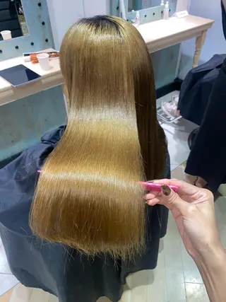 ロング 髪質改善　縮毛の達人 矢井由真のヘアスタイル