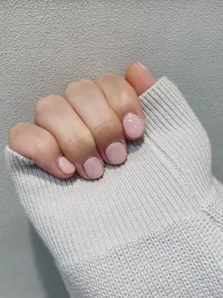 ネイル 𝑟𝑖𝑠𝑎 🕯‎🤍のネイルデザイン