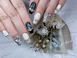 ミディアム カラー ネイル Lea NAILsalon所属・Le’a NailSalonのネイルデザイン