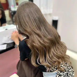 ロング SEASON 大阪梅田駅徒歩7分のヘアスタイル