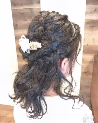 セミロング ヘアアレンジ The book hand salon所属・伊藤 さやかのヘアスタイル