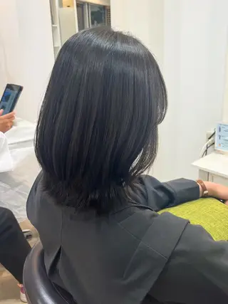 ミディアム カラー 植松 茜のヘアスタイル