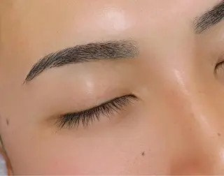 メンズ アイブロウ 栗原 ひかるの眉毛・アイブロウイメージ