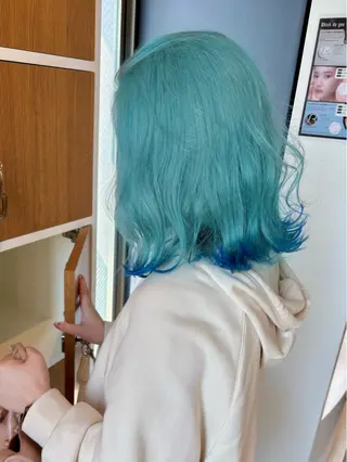 ミディアム カラー 肌に馴染むハイトーン /ミルクティーカラーのヘアスタイル