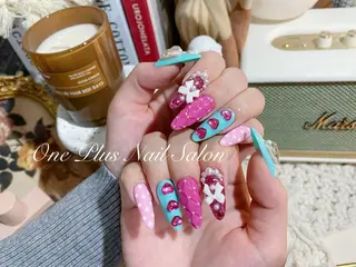 ネイル One Plus Nail Salonのネイルデザイン
